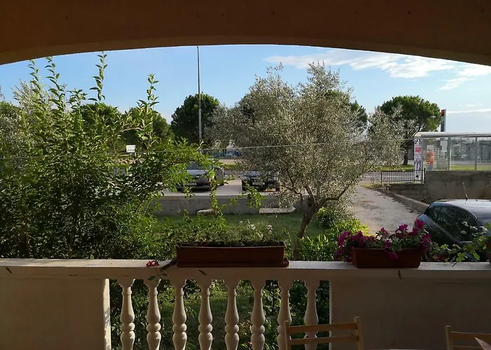 Apartments Mladenka 20M From Marina!